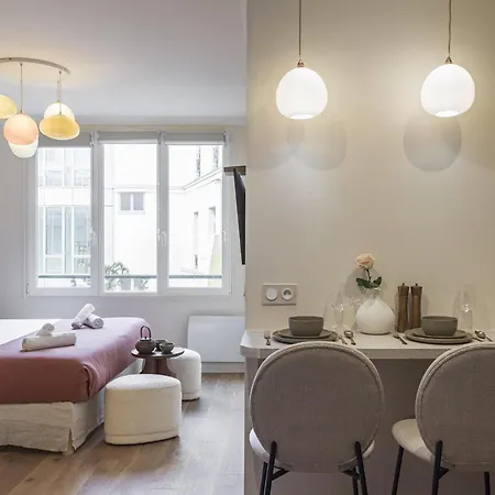 Ms Champs Elysees Avenue