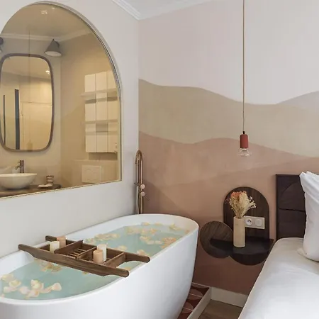 Ms Champs Elysees Avenue * Paris