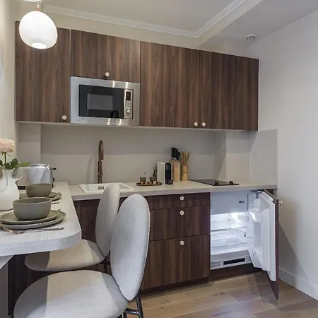 Ms Champs Elysées Avenue * Parigi