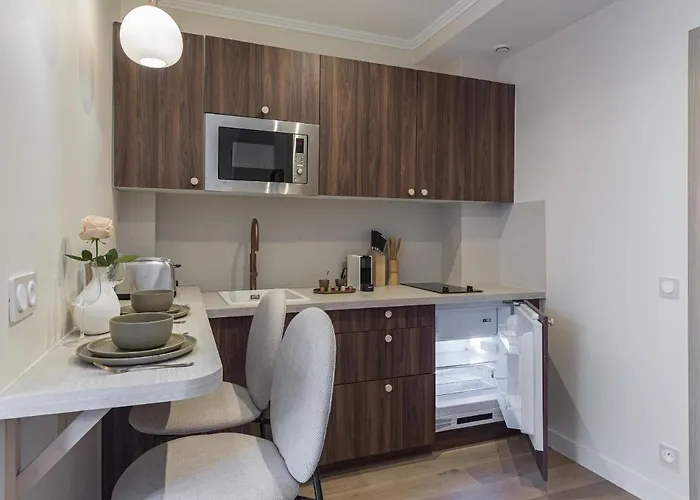 Ms Champs Elysées Avenue * París